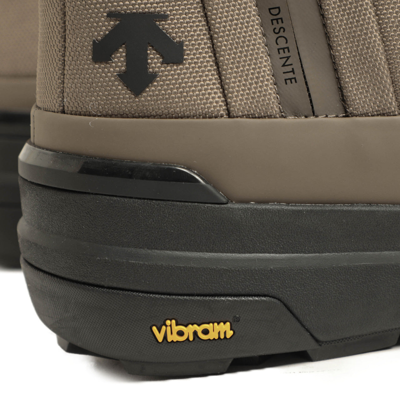 デサント / 撥水 蓄熱 保温 サイドジップ レースアップ ビブラムソール ウィンター ブーツ / DU4FBT01UZ / グレー