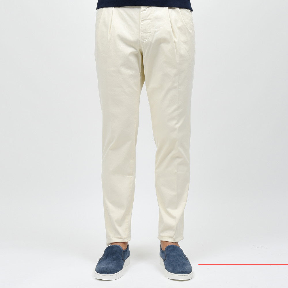 INCOTEX SLACKS（インコテックス スラックス） TAPERED FIT ガーメントダイオーガニックコットンストレッチ2プリーツテーパードチノ