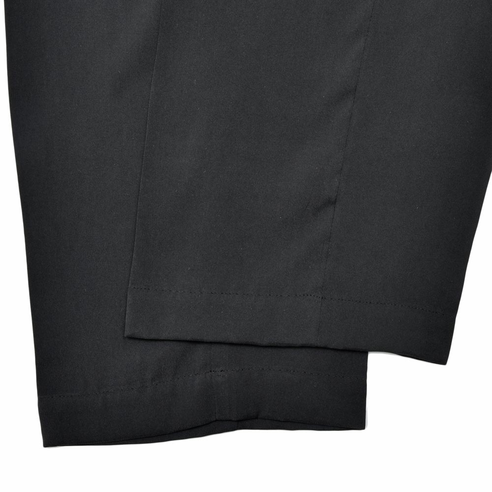 moncao（モンサオ） シルク1Pシャーリングテーパードパンツ M021327