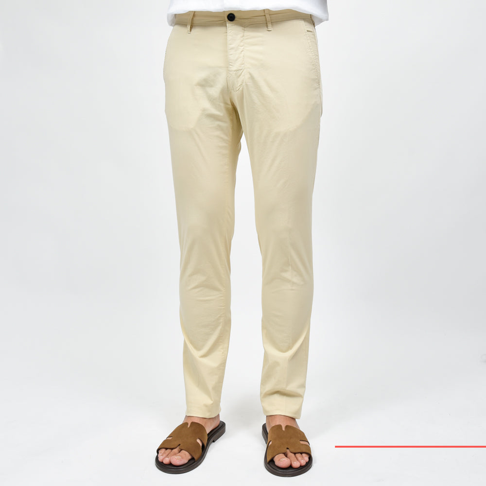 INCOTEX SLACKS（インコテックス スラックス） SLIM FIT ガーメントダイコットンストレッチポプリンテーパードパンツ 470-31567(M)