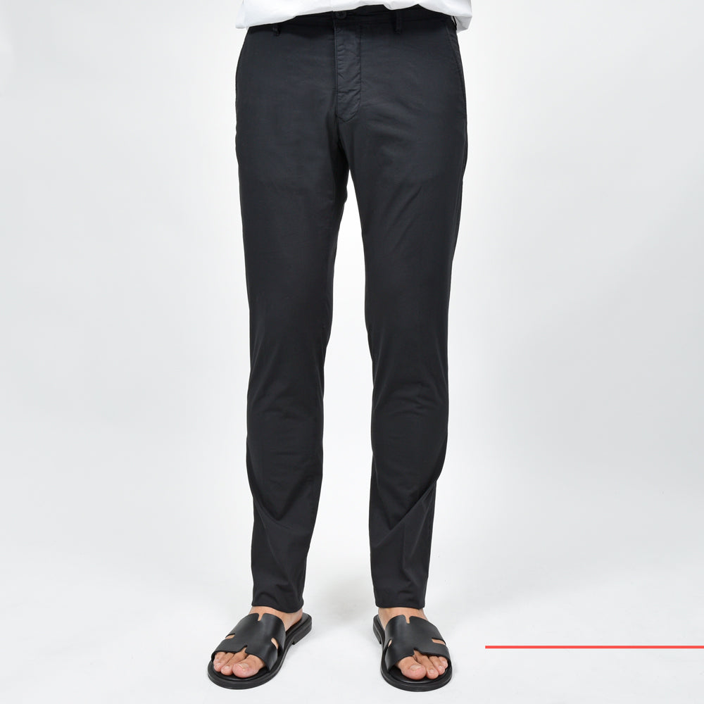 INCOTEX SLACKS（インコテックス スラックス） SLIM FIT ガーメントダイコットンストレッチポプリンテーパードパンツ 470-31567(M)