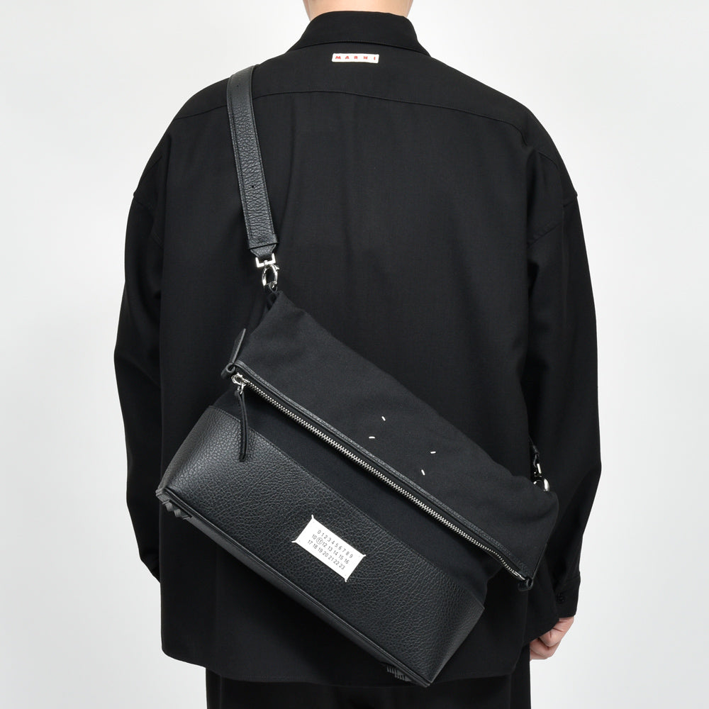 Maison Margiela（メゾン マルジェラ) 5AC ミディアムホーボーバッグ SB1WG0043P4348
