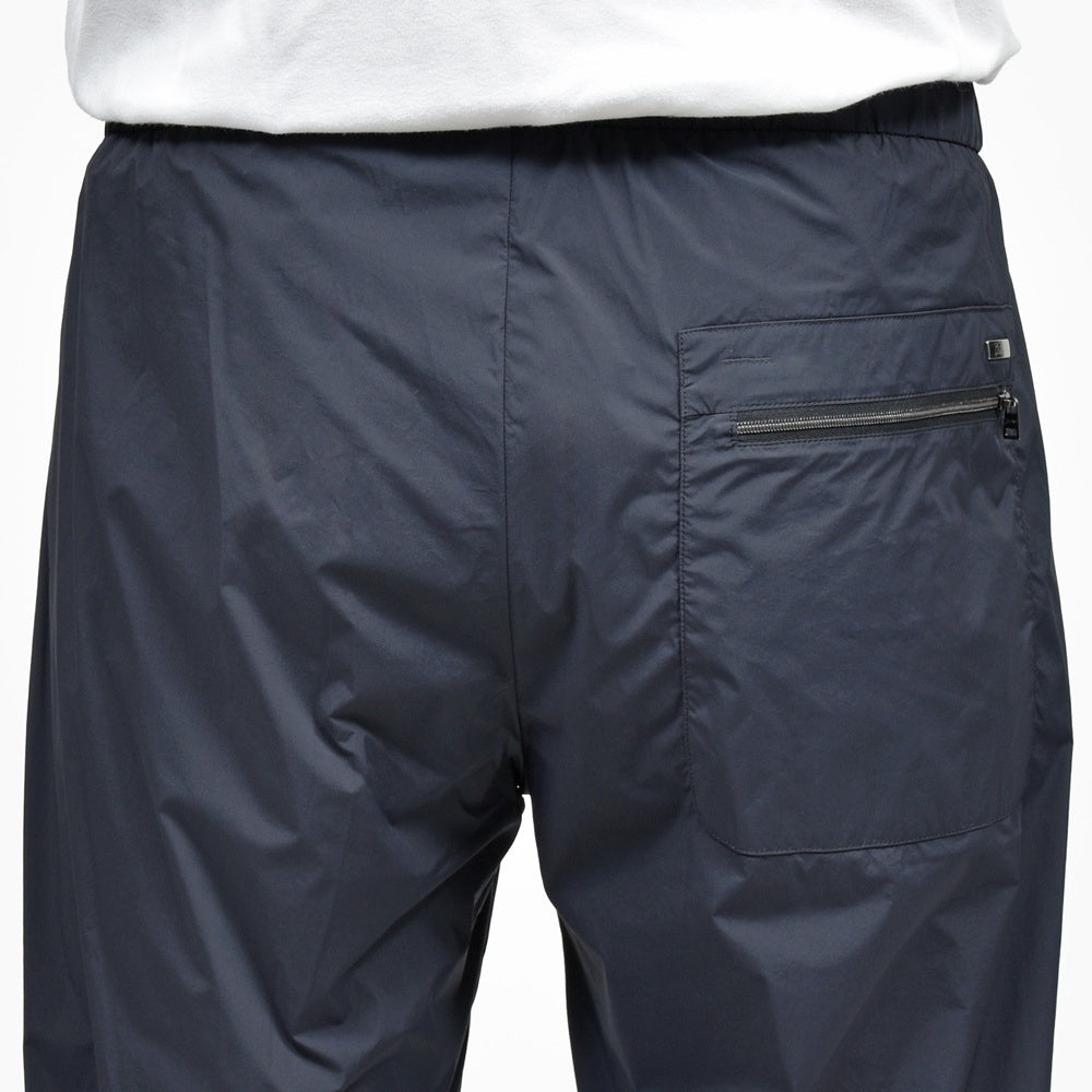 HERNO（ヘルノ） RESORTリゾート ストレッチナイロン1プリーツシャーリングパンツ(パッカブル) PT00002UR-12431SZ