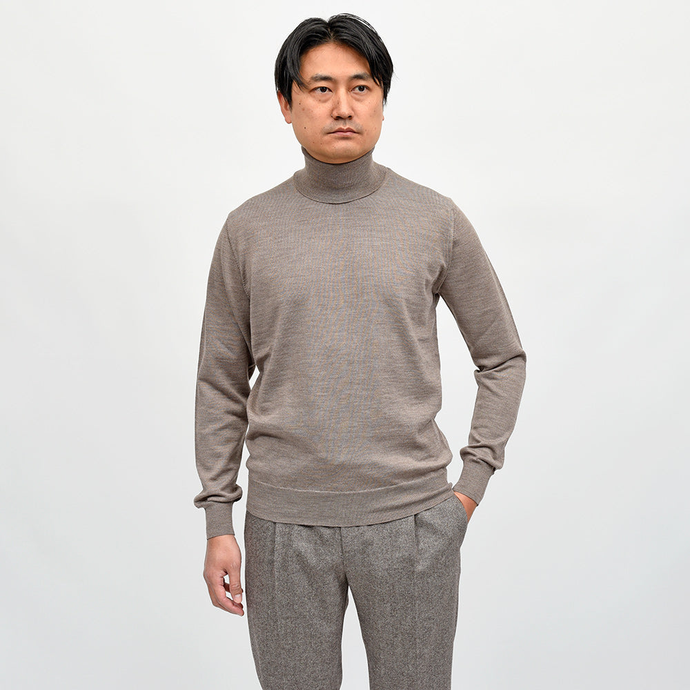 morgano（モルガーノ） エクストラファインメリノウール 12ゲージ タートルネックニット