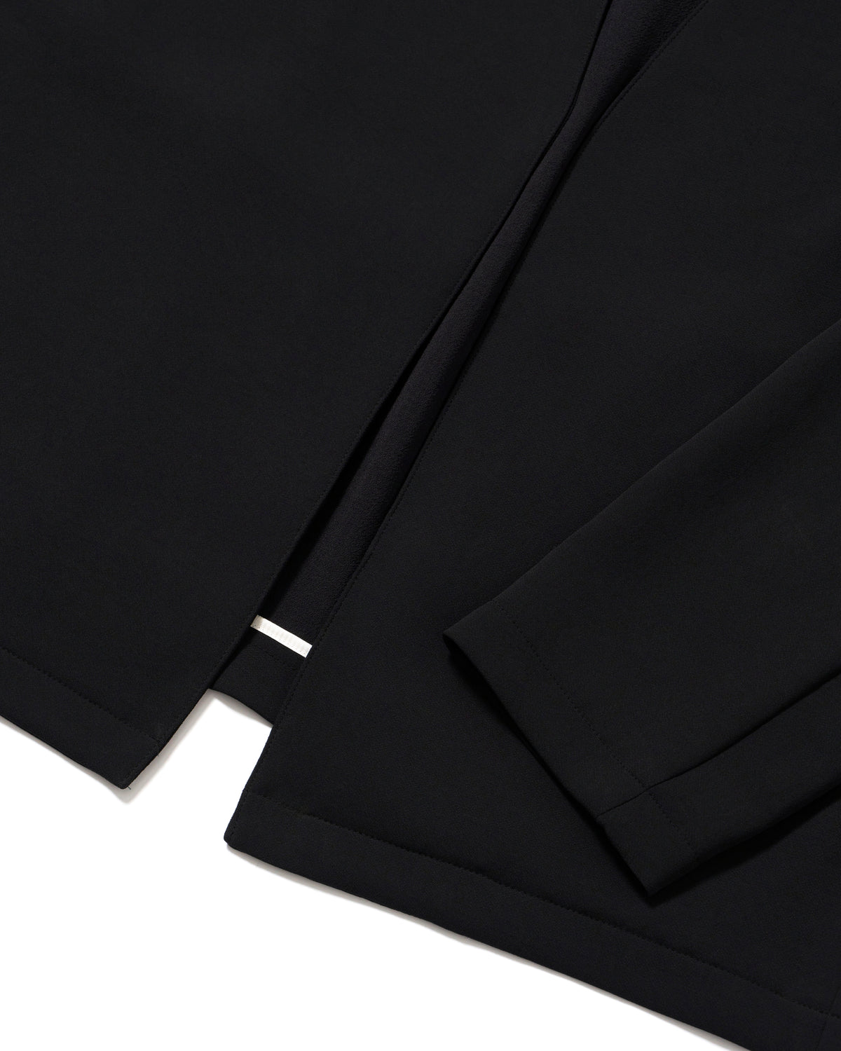 イスピラ / BL-IS-AS-0-001 ボタンレスCARDIGAN / ブラック