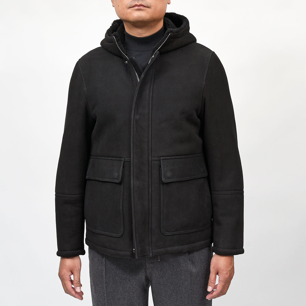 EMMETI（エンメティ）<br>WALLAS ムートンスエード フーデッドブルゾン