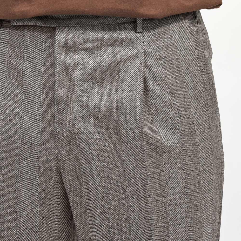 PT TORINO（ピーティートリノ）SAMUEL ヴァージンウールストレッチ サキソニー ヘリンボーン 1プリーツパンツ ALTERNATIVE FIT/MR08