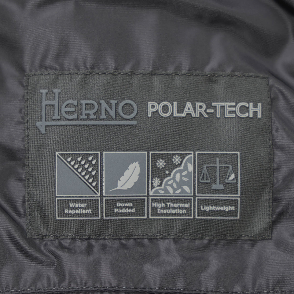 HERNO(ヘルノ) / 撥水ポリエステル フーデッド ショート丈ダウンジャケット/PI001390U 12918 9300/BLACK