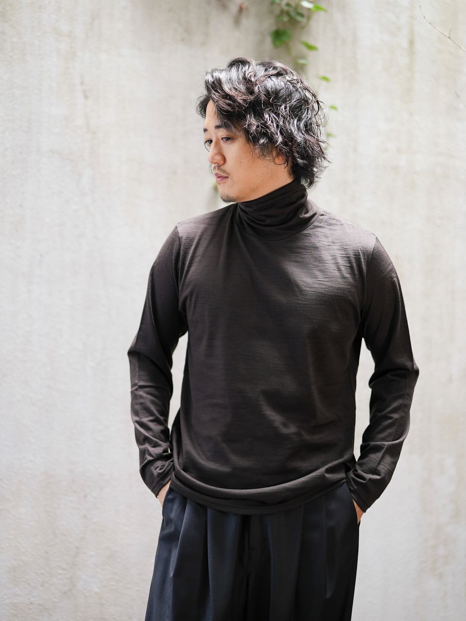 エムビー / HIGH-END 尾州WOOL JERSEY MODERN FIT TURTLE