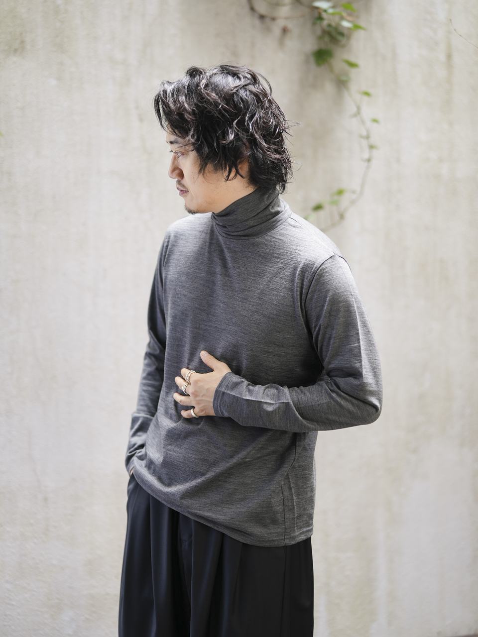 エムビー / HIGH-END 尾州WOOL JERSEY MODERN FIT TURTLE