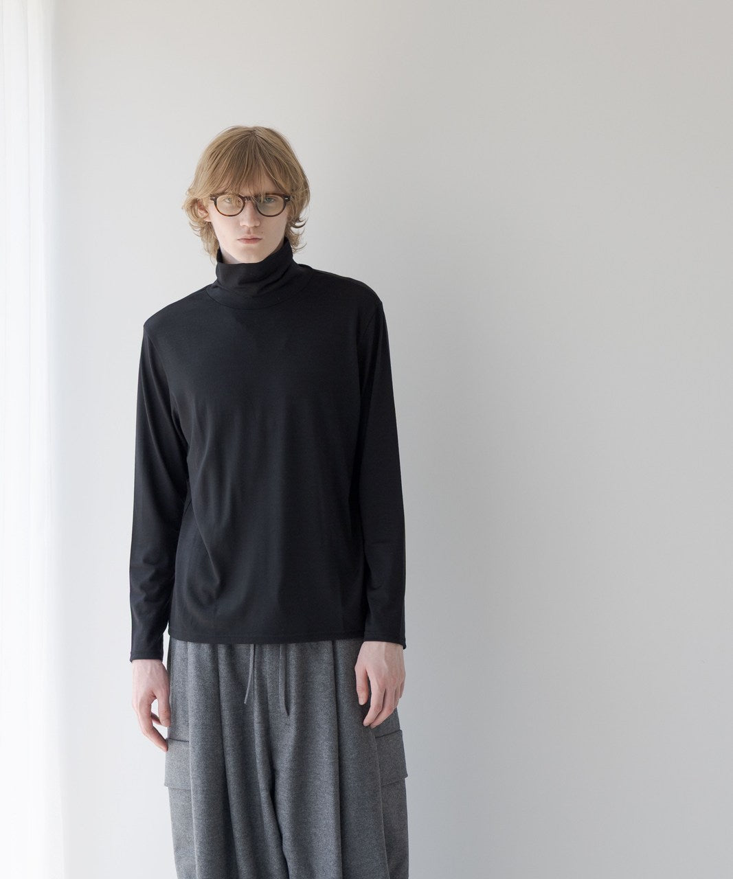 エムビー / HIGH-END 尾州WOOL JERSEY MODERN FIT TURTLE