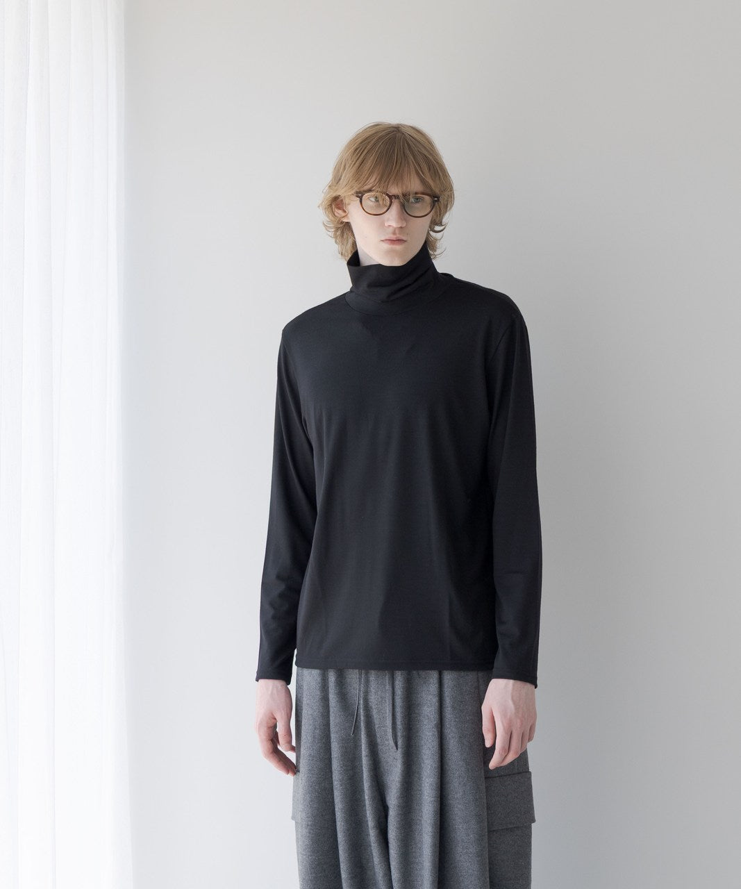 エムビー / HIGH-END 尾州WOOL JERSEY MODERN FIT TURTLE