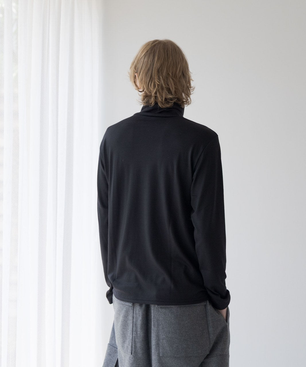 エムビー / HIGH-END 尾州WOOL JERSEY MODERN FIT TURTLE