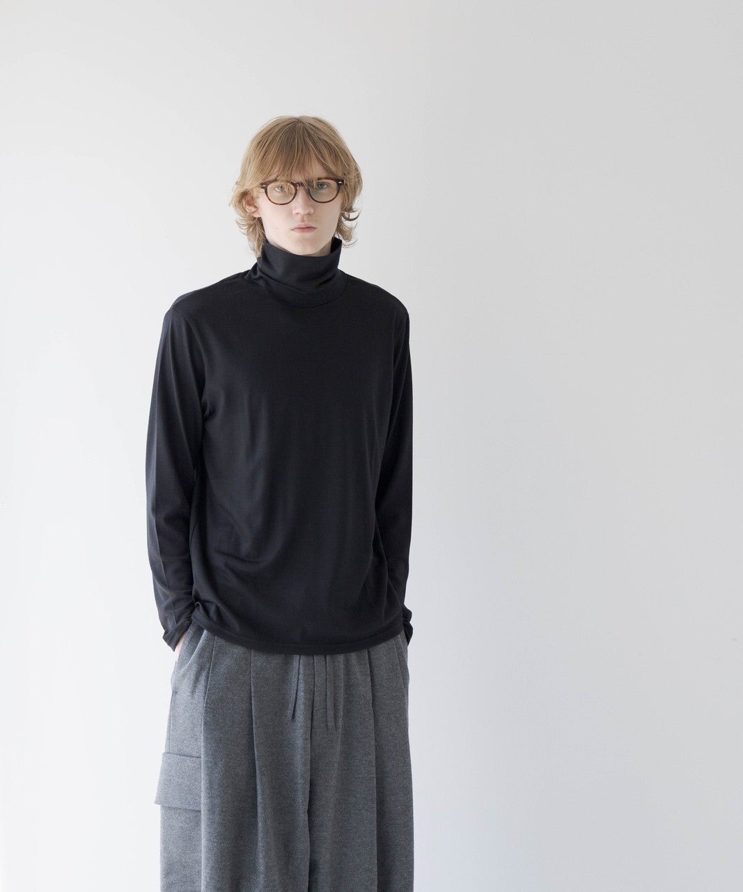 エムビー / HIGH-END 尾州WOOL JERSEY MODERN FIT TURTLE