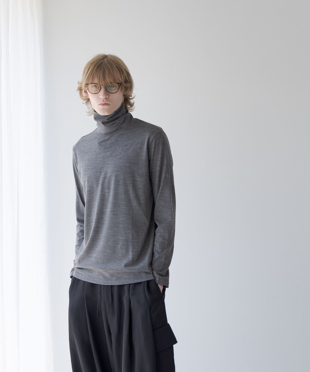 エムビー / HIGH-END 尾州WOOL JERSEY MODERN FIT TURTLE