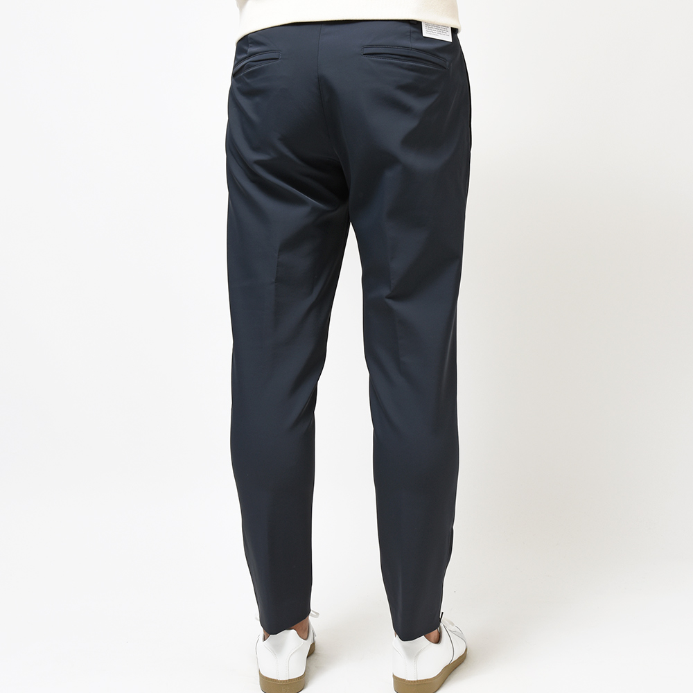 B.R.ONLINE - Style Web Magazine & Online Shop | ビー・アール・オンライン | PT TORINO ピーティー トリノ<br>Active ナイロン ストレッチ 裾ジップ ノープリーツ パンツ EPSILON ZIP B.R.ONLINE - Style Web Magazine & Online Shop | ビー・アール・オンライン | PT TORINO ピーティー トリノ<br>Active ナイロン ストレッチ 裾ジップ ノープリーツ パンツ EPSILON ZIP