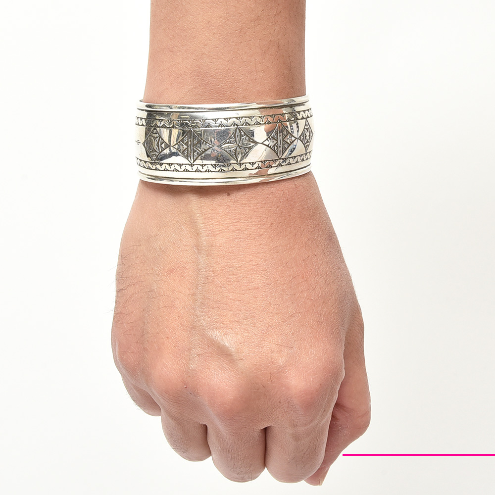 ADAWAT'N TUAREG(アダワット トゥアレグ) SILVER BANGLE